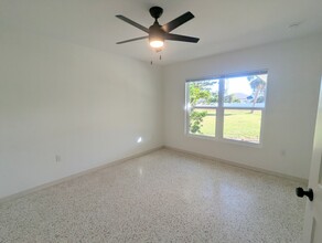 6417 Elmwood Ave in Sarasota, FL - Building Photo - Building Photo