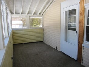 6 Cart Path, Unit 2 in Framingham, MA - Foto de edificio - Building Photo