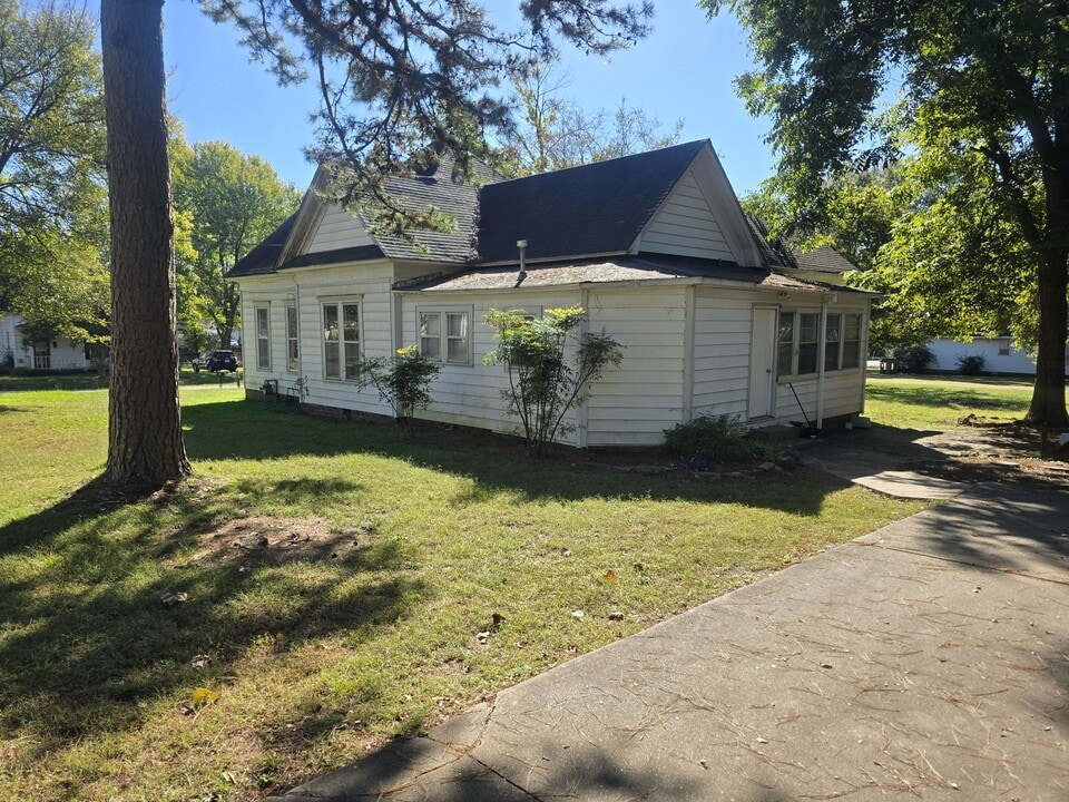 505 Ave 2 NE in Atkins, AR - Building Photo