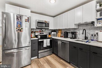 212 Catharine St in Philadelphia, PA - Building Photo - Building Photo