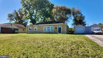 718 Erlen Rd in Plymouth Meeting, PA - Building Photo