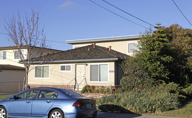 2213 Pacific Ave in Alameda, CA - Building Photo - Building Photo