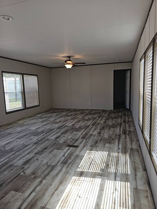 10130 State Hwy 64 in Tyler, TX - Building Photo