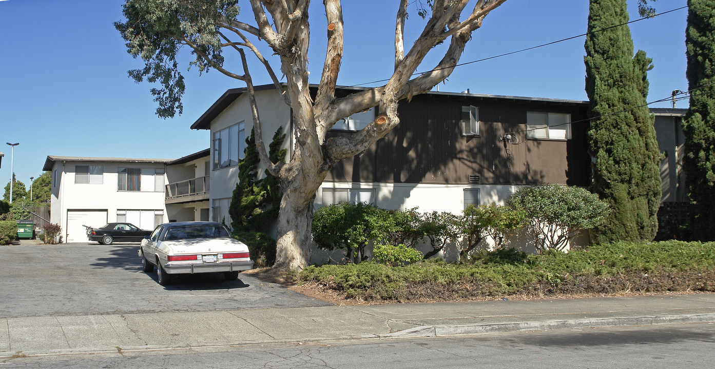 14740 Martell Ave in San Leandro, CA - Foto de edificio