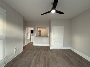 5211 Ridge Ave, Unit 2 in Philadelphia, PA - Building Photo - Building Photo