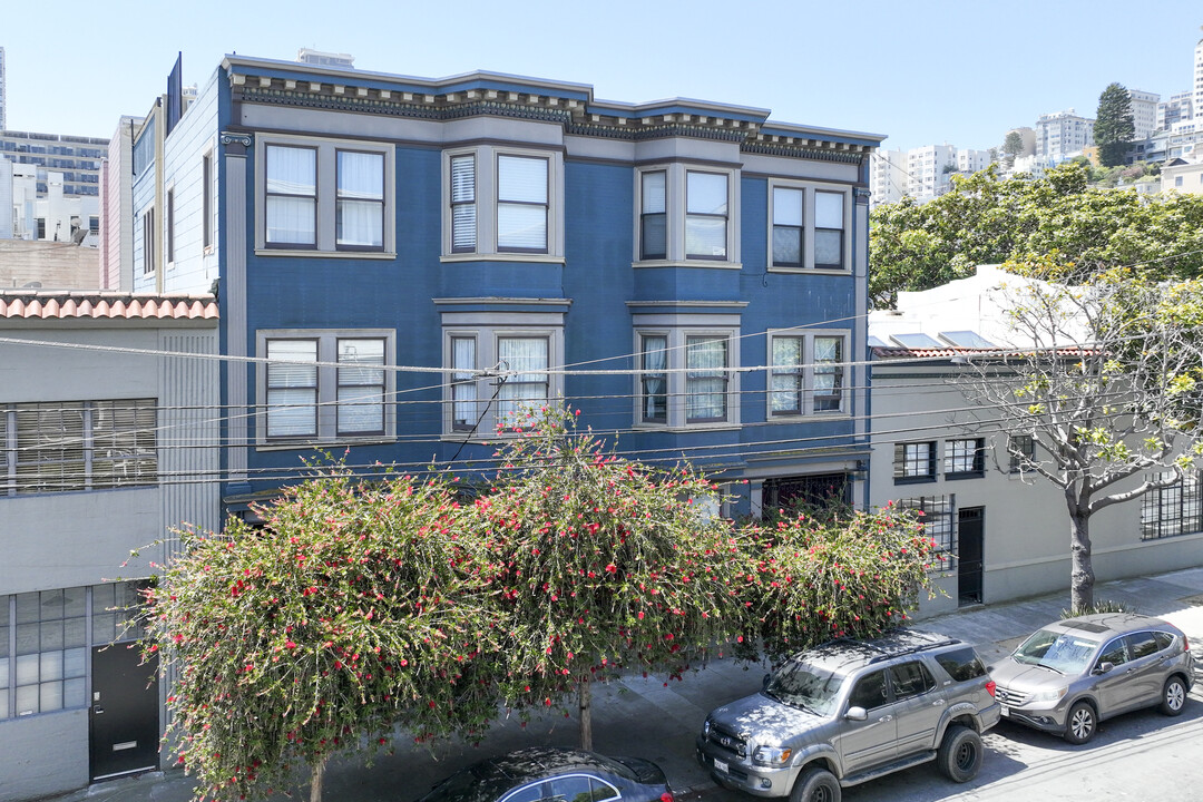 581-591 Francisco St in San Francisco, CA - Building Photo