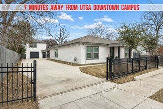 303 Pendleton Ave in San Antonio, TX - Foto de edificio - Building Photo