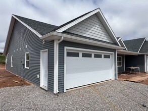 39 Violet Cir in Charlottetown, PE - Building Photo - Building Photo