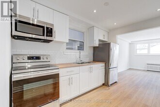 32 Little Blvd in Toronto, ON - Building Photo - Building Photo