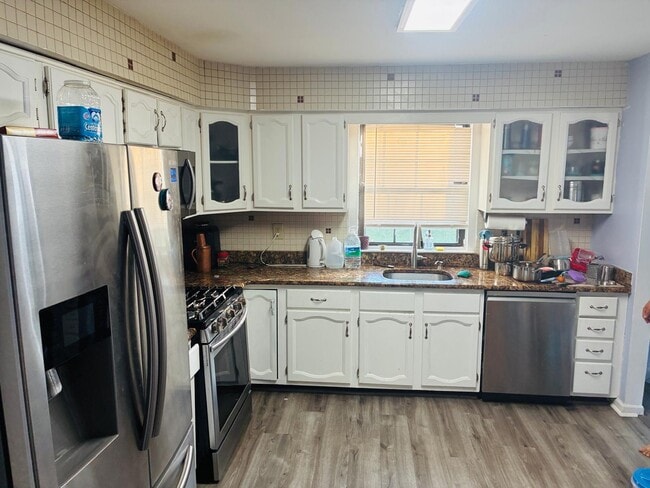 2902 Stonehedge Rd in Edison, NJ - Foto de edificio - Building Photo