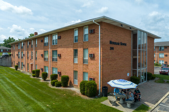 Miami Valley Apartments in Miamisburg in Miamisburg, OH - Foto de edificio - Building Photo