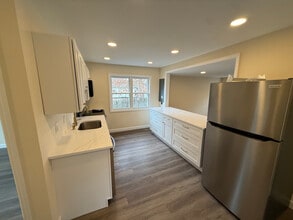 40 Hydrangea St in Browns Mills, NJ - Foto de edificio - Building Photo