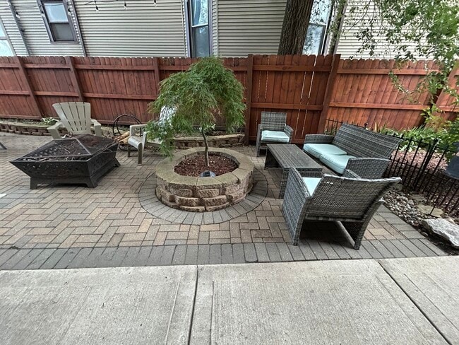 1530 W Edgewater Ave in Chicago, IL - Building Photo - Building Photo