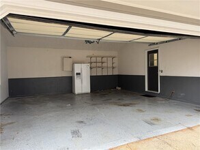 205 Tallow Box Drive in Roswell, GA - Foto de edificio - Building Photo