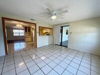 4717 Phoenix Ave photo'