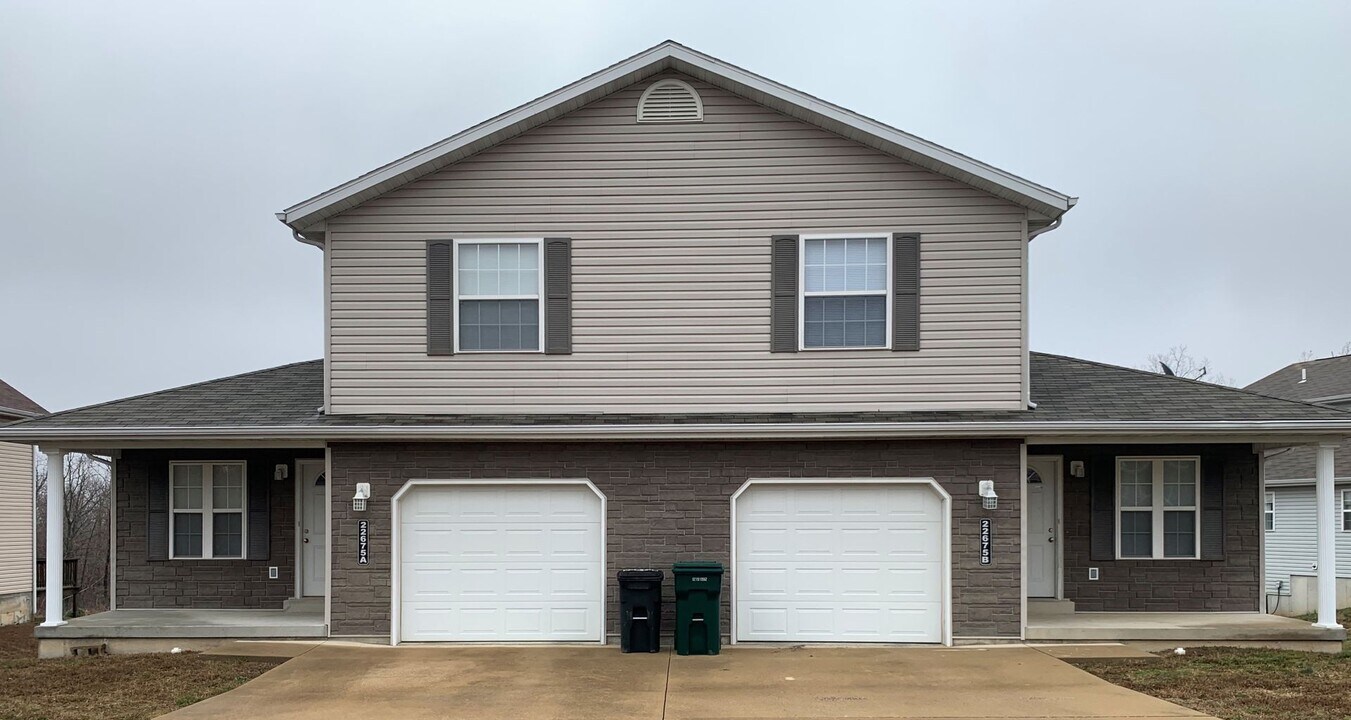 22675 Hanley Ln in St. Robert, MO - Building Photo