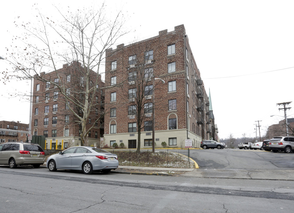 Lincoln Avenue Apartments in Orange, NJ - Building Photo