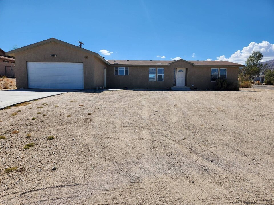 74815 Indianola Dr in Twentynine Palms, CA - Building Photo