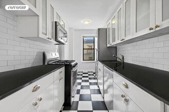 467 Central Prk W in New York, NY - Building Photo - Building Photo