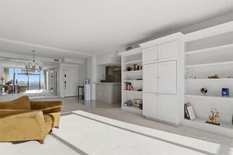 5200 Keller Springs Rd in Dallas, TX - Building Photo - Building Photo