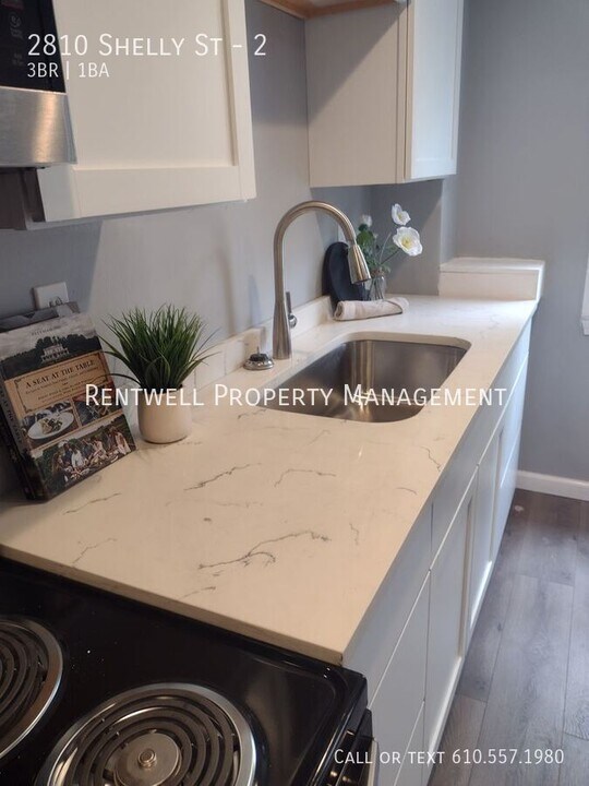 2810 Shelly St in Pittsburgh, PA - Building Photo
