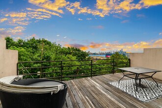 518 Gregory Ave, Unit 102 in Weehawken, NJ - Building Photo - Building Photo