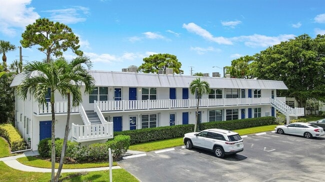 2929 SE Ocean Blvd, Unit 9 in Stuart, FL - Building Photo - Building Photo