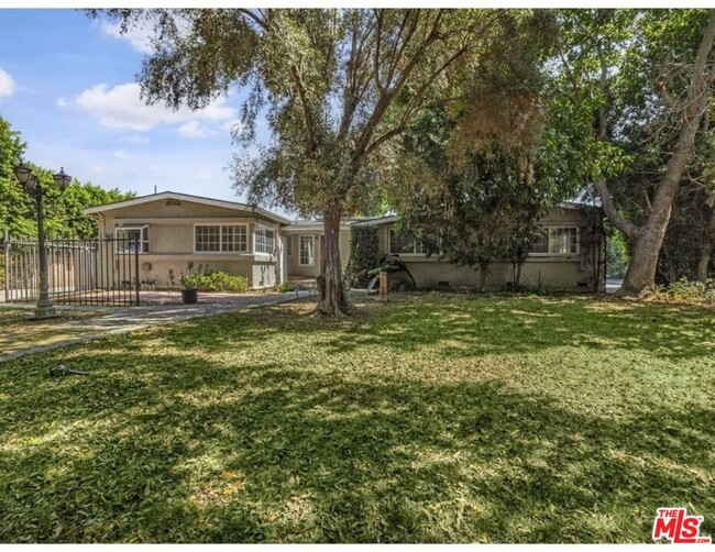 5504 Tyrone Ave in Los Angeles, CA - Building Photo - Building Photo