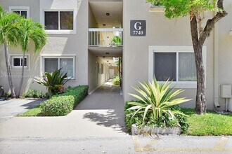 7740 Camino Real in Miami, FL - Building Photo - Building Photo