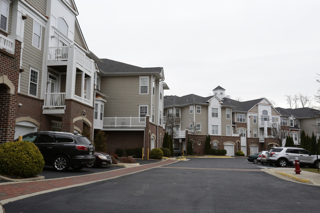 HiddenBrooke in Springfield, VA - Building Photo