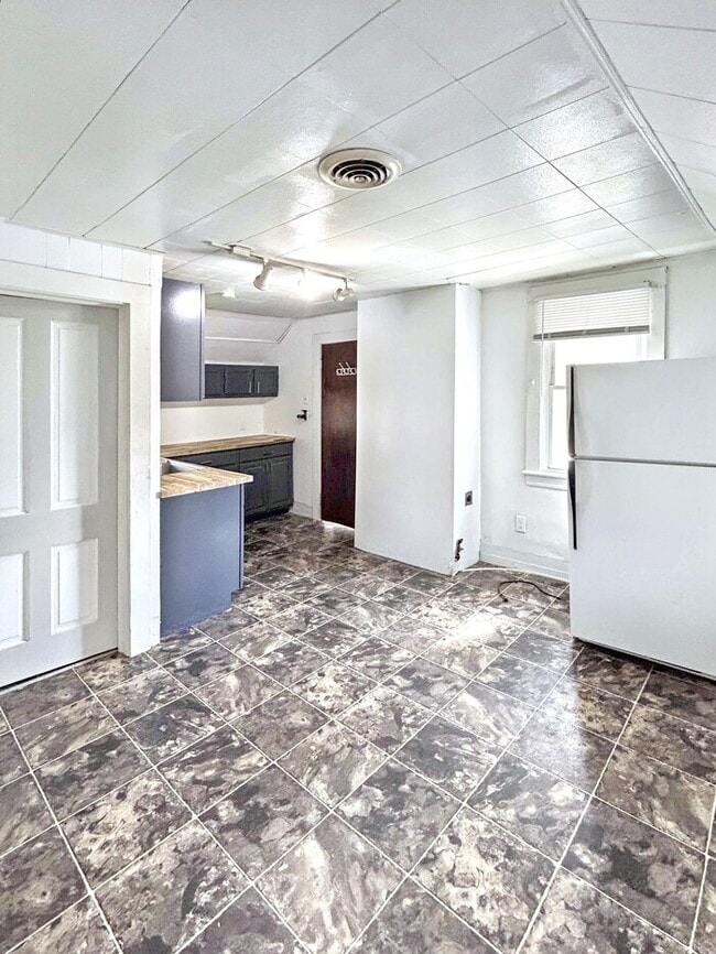 3295 W 46th St in Cleveland, OH - Building Photo - Building Photo