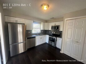 801 E 120th Ave in Tampa, FL - Building Photo