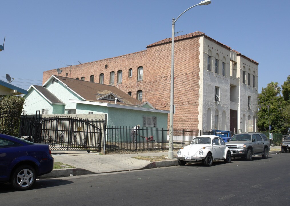 5533 Sierra Vista Ave in Los Angeles, CA - Building Photo