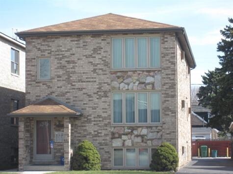5023 S Central Ave in Stickney, IL - Foto de edificio