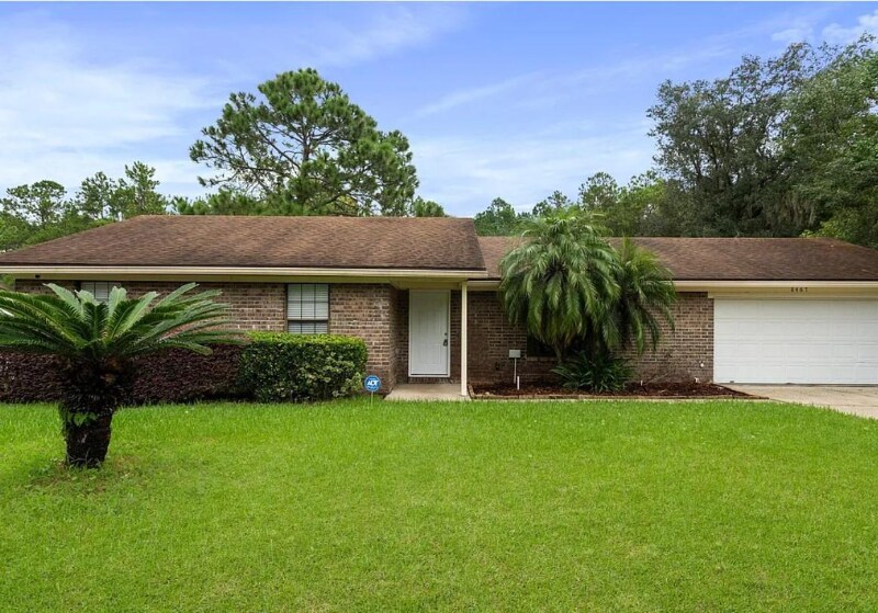 8467 Santana Ct in Jacksonville, FL - Building Photo