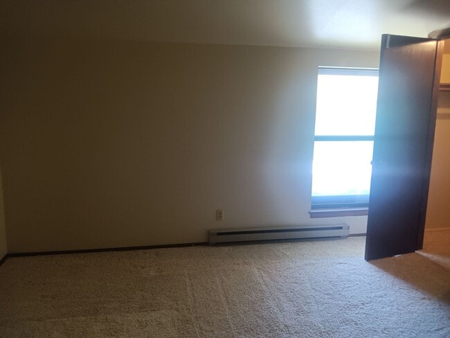 7650 W Leon Terrace in Milwaukee, WI - Building Photo - Building Photo