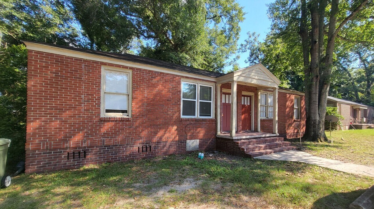 4 Woodlawn Ct in Sumter, SC - Building Photo