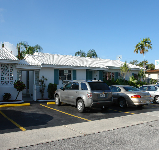 1740-1748 Rodman St in Hollywood, FL - Building Photo - Building Photo