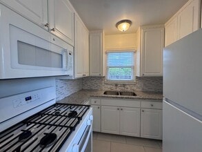 562 Lagomarsino Way in Sacramento, CA - Building Photo - Building Photo