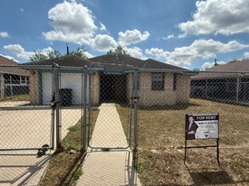 108 Mina De Oro in Mission, TX - Building Photo