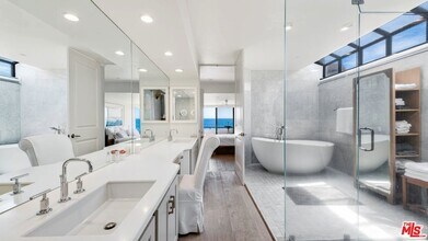 25252 Malibu Rd in Malibu, CA - Building Photo - Building Photo