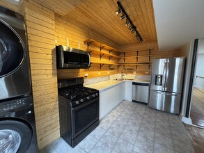 5816 W Higgins Ave in Chicago, IL - Building Photo - Building Photo