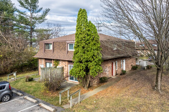 Albany Club Condominiums in Columbus, OH - Building Photo - Primary Photo