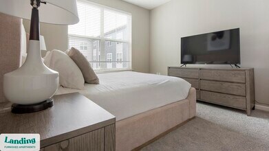 16346 Lydia Hill Dr, Unit 3-3409 in Chesterfield, MO - Foto de edificio - Building Photo