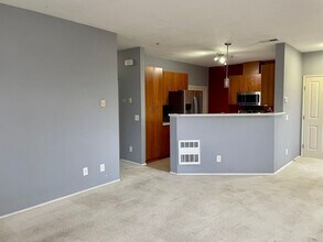 22748 SE 13th Ln in Sammamish, WA - Building Photo - Building Photo
