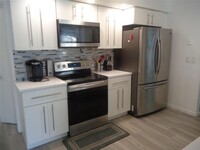 5320 Taylor St, Unit 233 in Hollywood, FL - Building Photo - Building Photo