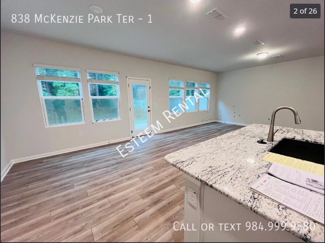 838 McKenzie Pk Ter in Wendell, NC - Foto de edificio - Building Photo