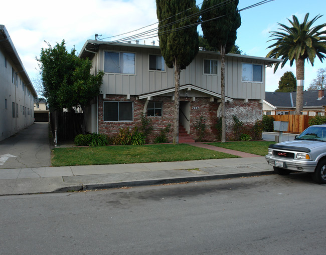 260 Chiquita Ave Apartments in Mountain View, CA - Foto de edificio - Building Photo