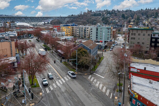 Fremont Place in Seattle, WA - Foto de edificio - Building Photo
