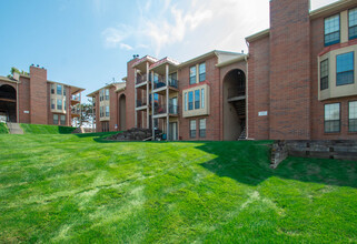 Tara Villas on the Green in Papillion, NE - Foto de edificio - Building Photo